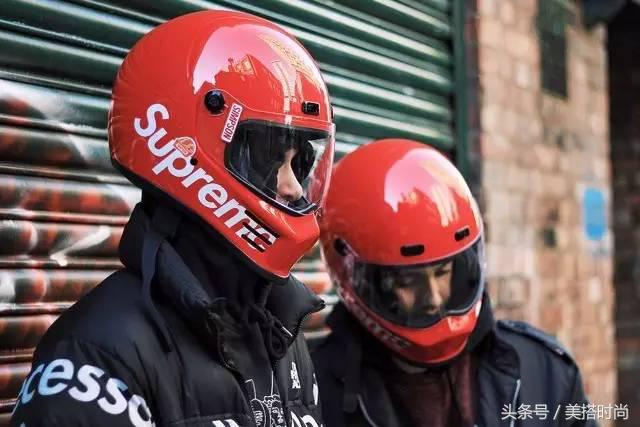 supreme每件衣服上都有镭射标嘛,supreme衣服值多少钱