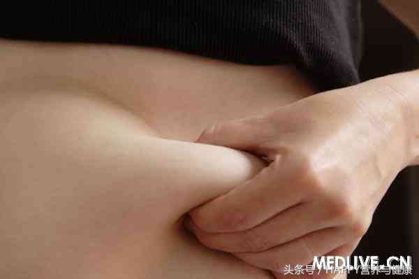 口渴多尿肚子咕咕叫,口渴又尿频要当心