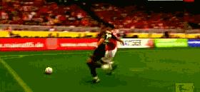 德罗巴训斥假摔队友2010,德罗巴回到更衣室怒斥假摔队友