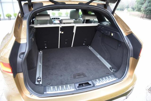 新款捷豹F-PACE测评,捷豹suv车型f-pace越野测试