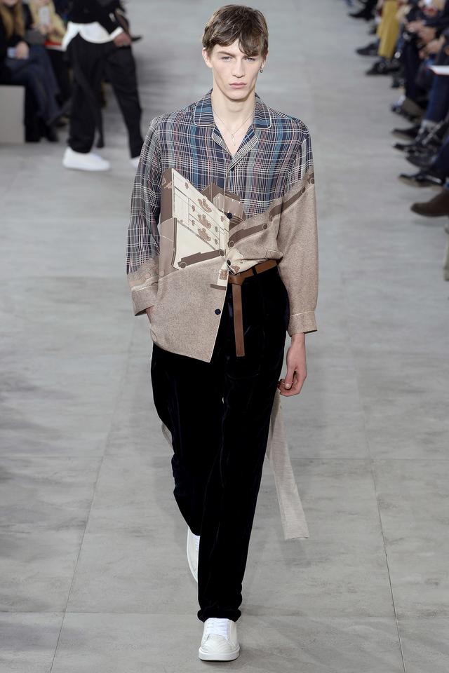 lv和supreme联名暴力熊多少钱,supreme好还是lv好