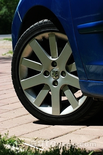 追风逐日完整视频,试驾标致207cc1.6t手动六速