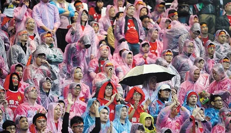 长沙国足中韩万人合唱,长沙国足中韩助威