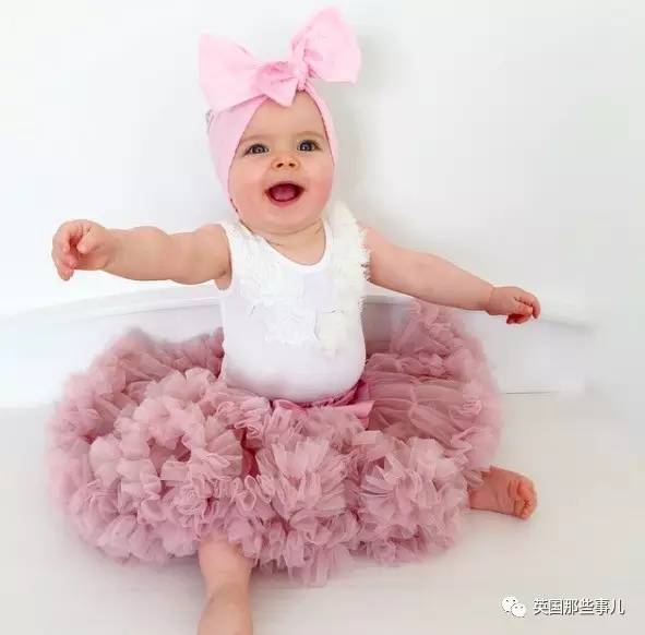 两岁能干嘛？人家的两岁……已经开始各种走秀代言了……