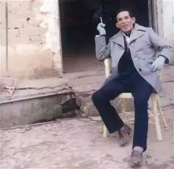 这个二愣子总裁和鸡睡了20年，还把一家鸡场干到了2000亿，全球的鸡都得管他叫爸爸！