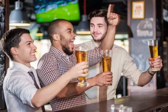 这顿酒势必逃不掉，拼之前我收藏了这篇宿醉指南