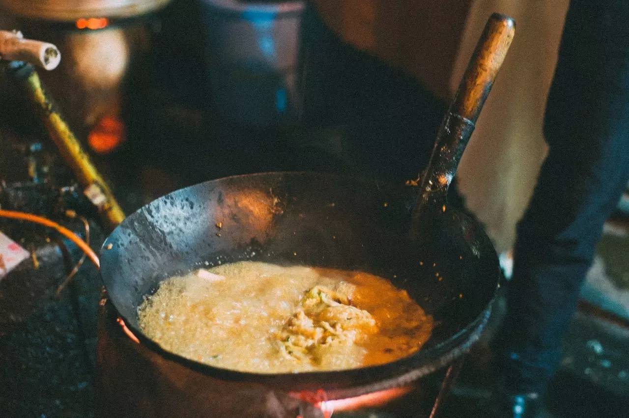 南宁夜晚摆摊生料粉,南宁柳沙夜市网红生料粉