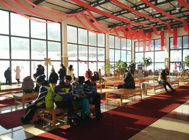 哈尔滨冬天免费玩雪的地方,哈尔滨冰雪旅游春节