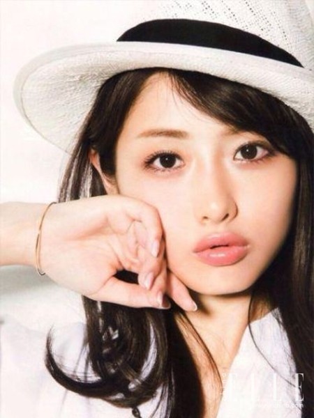 最火的唇妆教程,3d立体唇妆画法视频