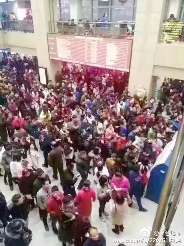 「康健」火车站？机场？NO！节后各地医院都被挤爆了！人山人海，堪比春运……