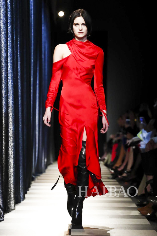 浪漫与柔媚的无限延伸！Monse2017秋冬女装秀，海报网带你亲临2017秋冬纽约时装周