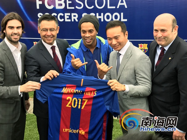 巴西球星小罗来中国,巴西足球明星小罗