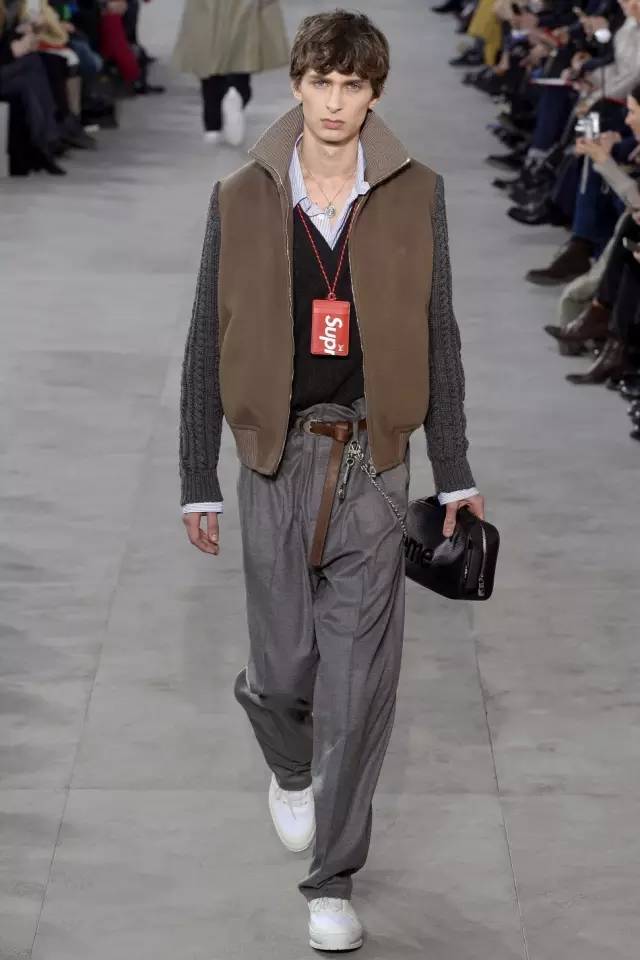 轰动时尚圈LouisVuittonXSupreme系列