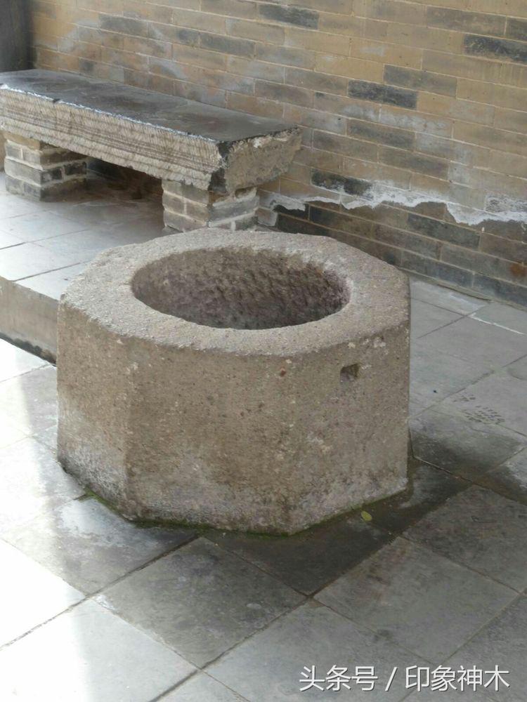 陕北俊俏女子勇闯袁家村大嘴吃四方