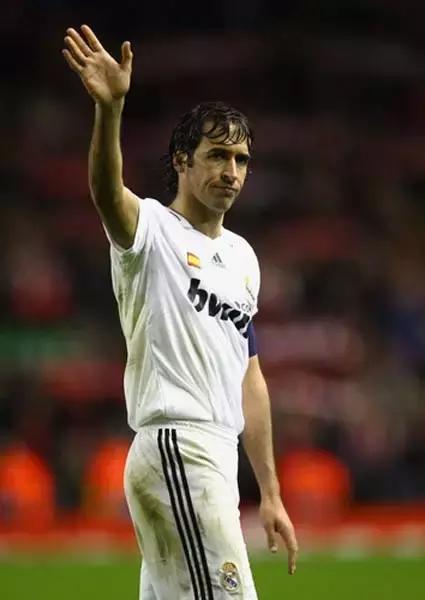 劳尔重回伯纳乌斗牛士,伯纳乌王子劳尔完整版