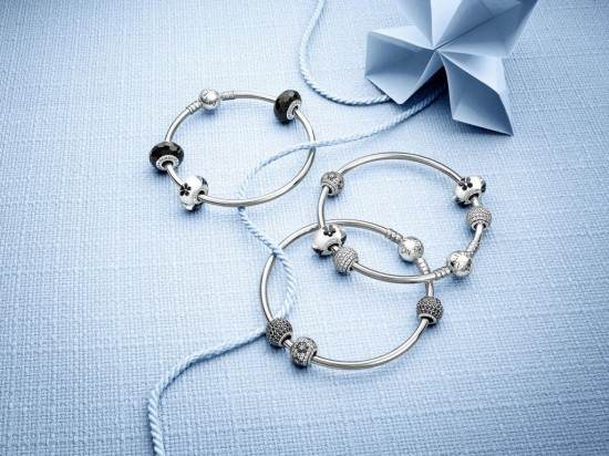 掉进盒子里的东西,掉进海绵宝宝的洞里