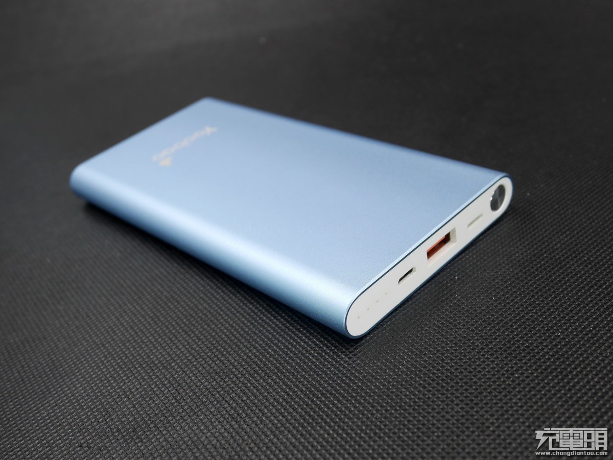 羽博1000w移动电源,羽博20000毫安充电宝自带线评测