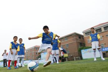 一个足球的闯关游戏规则,一个足球闯关小游戏