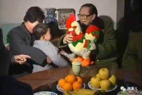 除了米面油肉，国家领导人还送过哪些年货？