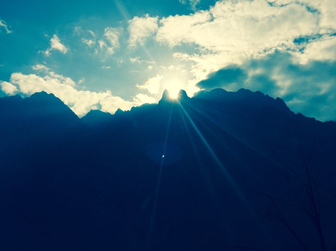 行走的力量——遇见最美虎跳峡