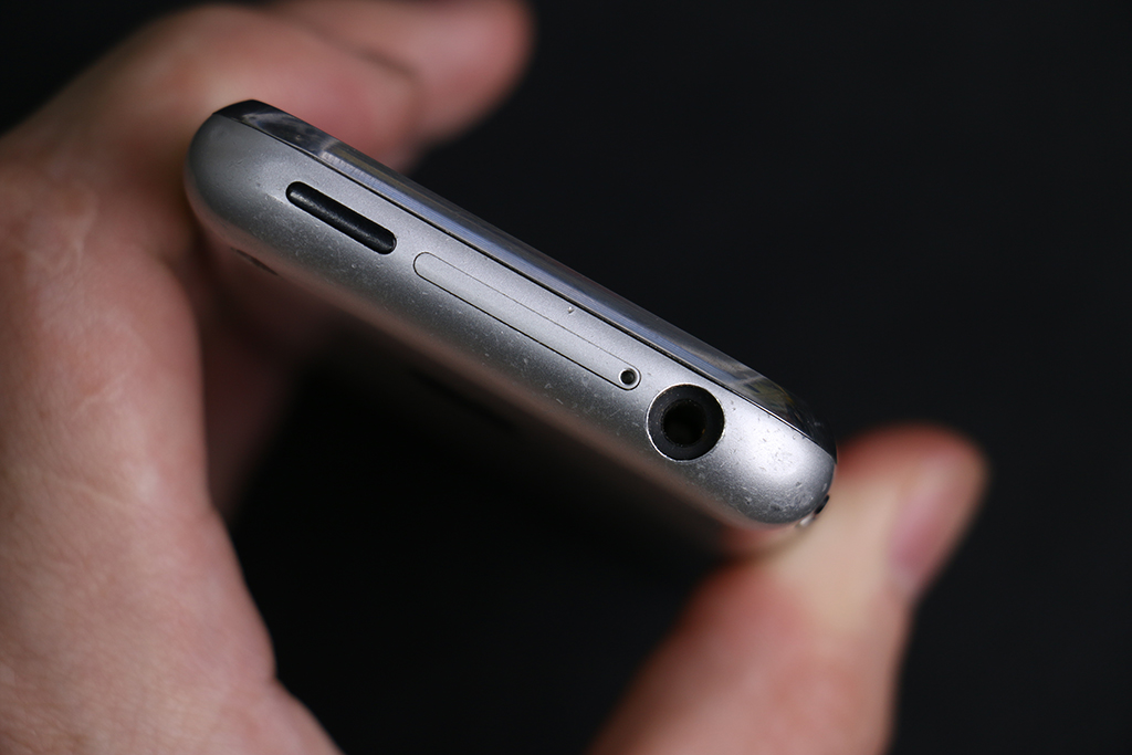 初代原版iPhone拍出高价,怀旧数码推荐