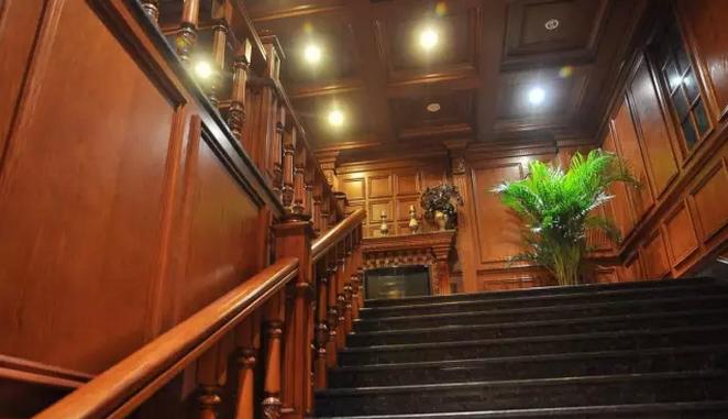 实木护墙板墙角缝隙处理安装,实木护墙板生产工艺流程