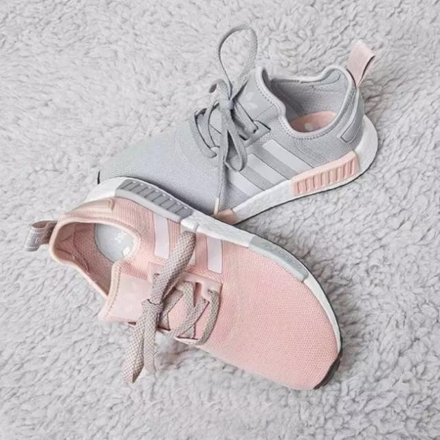 运动鞋今年流行颜色,今年最流行的运动鞋颜色