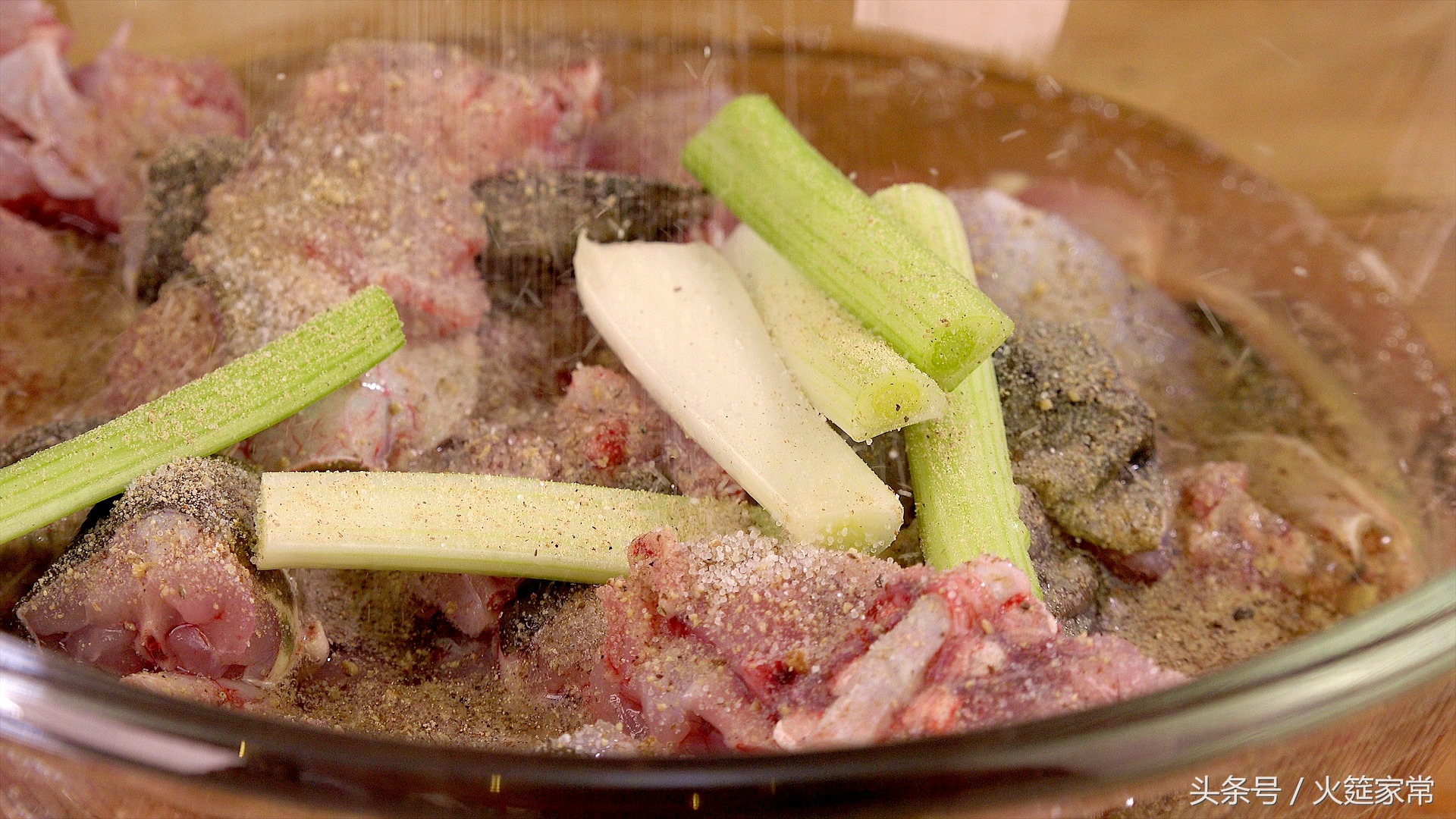 牛蛙怎么烧又嫩又好吃,卤牛蛙怎么让肉不散