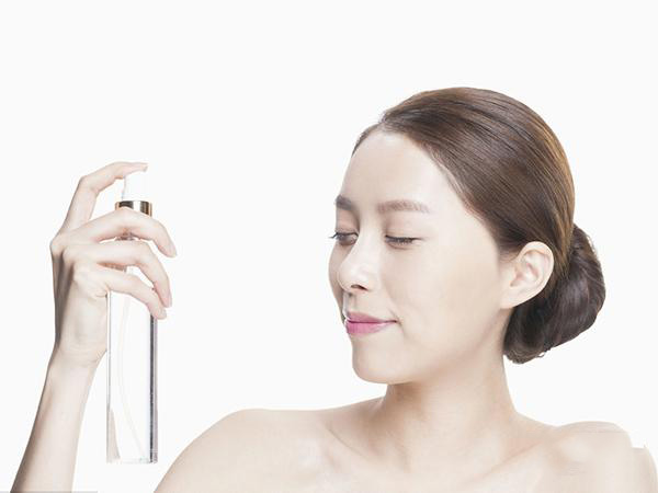 脸上毛孔大怎么收缩,脸上皮肤毛孔打开了怎么护肤