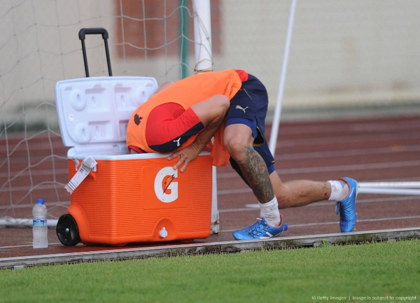 春节我们看完春晚再看足球圈里的帅哥，内含帅你一脸的卡卡