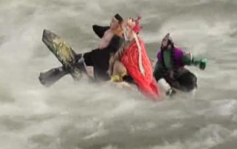 通天河老龟为什么要把唐僧丢下河,西游记唐僧为啥忘问老龟寿命