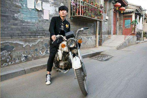 赵雷开什么车,赵雷开电动车