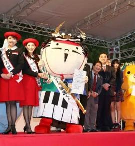 最近霸屏的小黄鸡表情包,最近很火的沙雕小黄鸡表情包