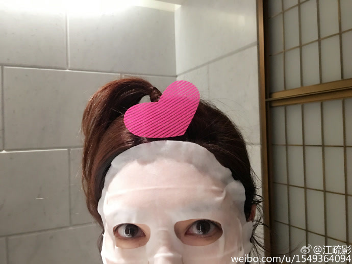 关晓彤日常护肤 (关晓彤素颜出镜真实皮肤状态曝光)