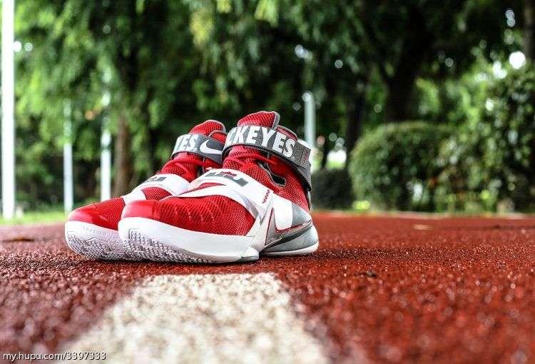 lbj战士12实战评测,lbj12对比13