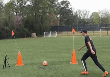 长传球干货教学,足球长传技巧详细解析