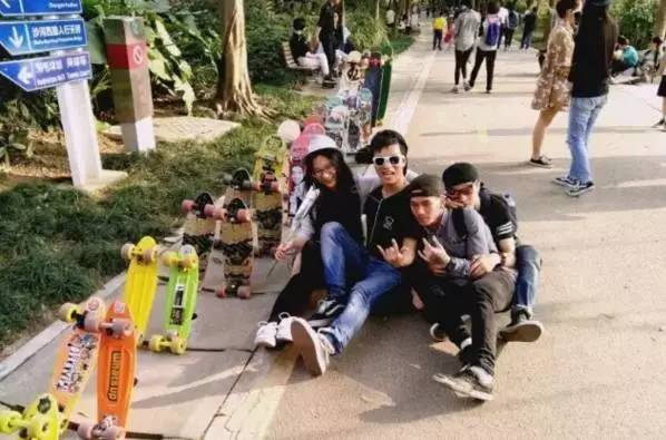 怎么才能学会单滑滑板,滑板初学者可以学的小技能