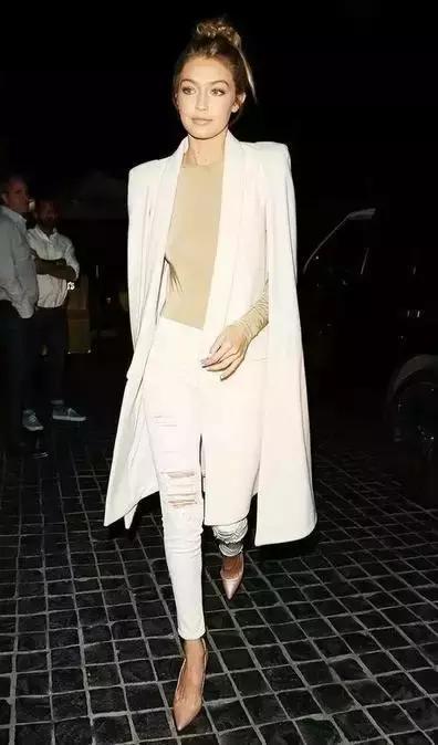 只要穿上带这个字母的衣服春节囤的肉都不用担心了