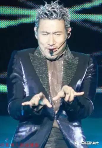 张杰下腰唱歌视频完整版,张杰下腰薛之谦