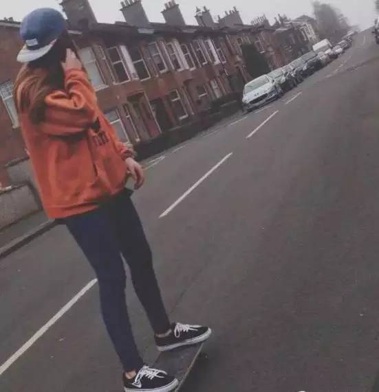 怎么才能学会单滑滑板,滑板初学者可以学的小技能