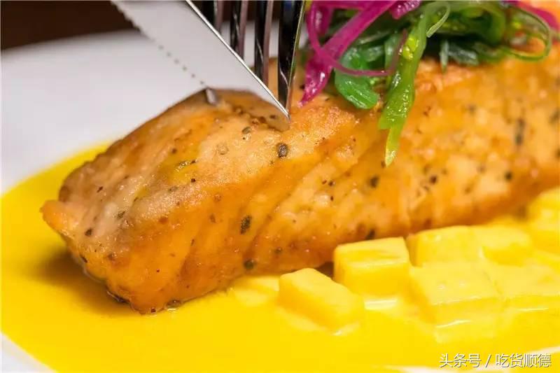 最火的足球主题餐厅,足球主题餐吧