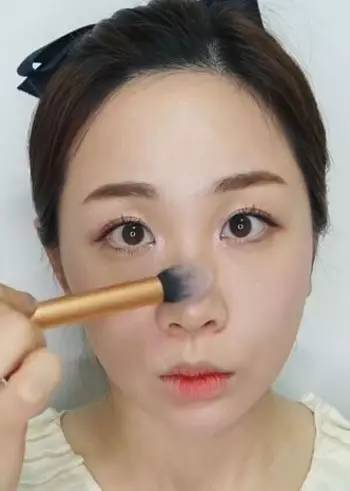 圆脸怎样化妆好看视频,圆脸单眼皮裸妆教程日常化妆