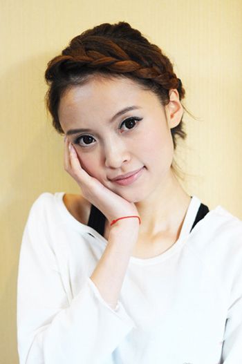 显气质的长发编发造型教学,及腰长发编发发型步骤