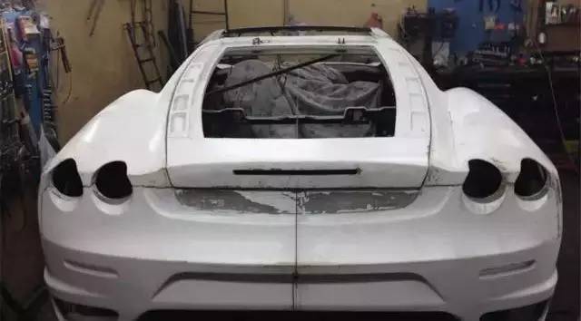 无敌了！穷小伙打烂标致406，改装成法拉利，*博兰**基尼