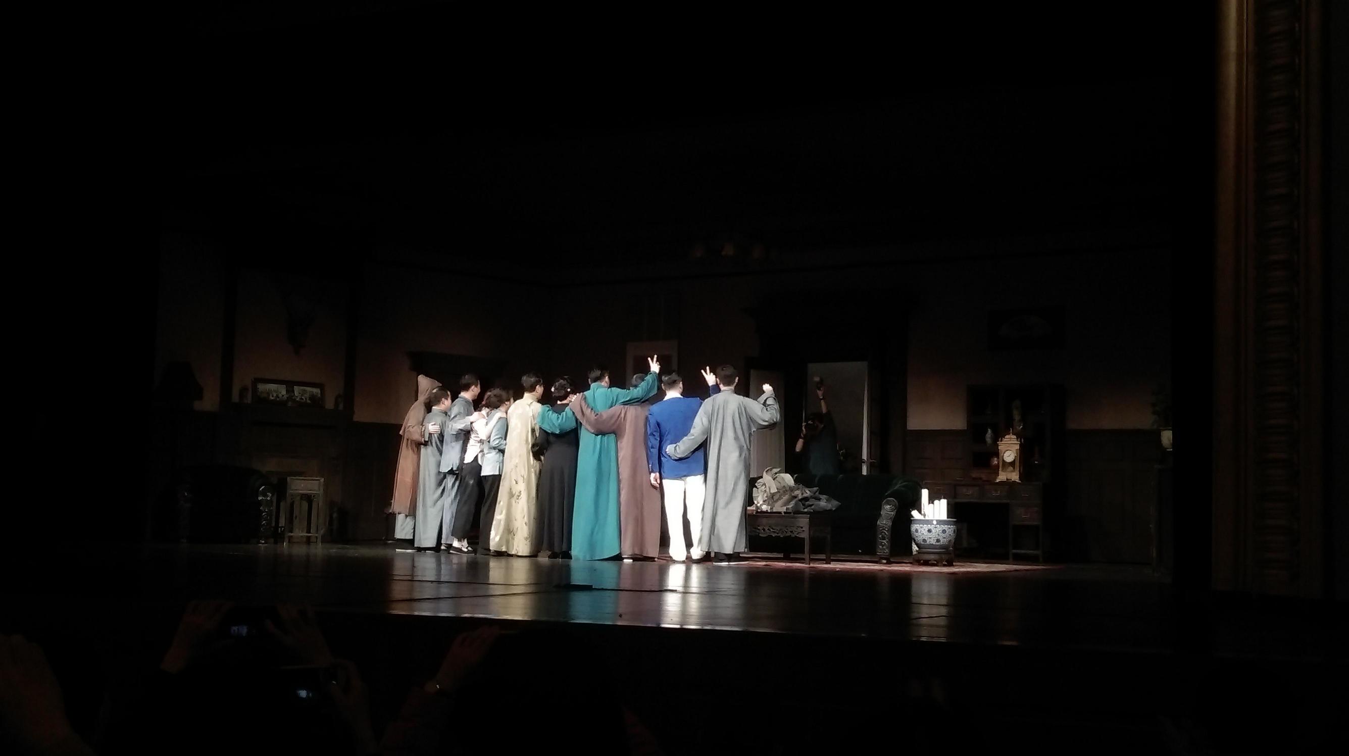 “体面”的公馆里,是让人窒息的雷雨前夜