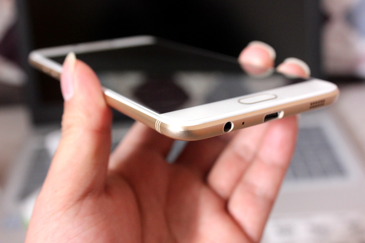 铜管散热和碳纤维散热,骁龙626三星c7