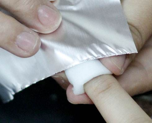 甲油胶如何轻松自己在家卸掉,甲油胶怎么自己卸掉