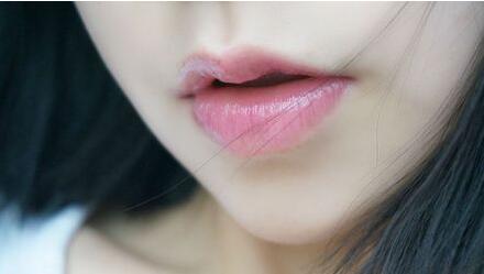 教你如何套路老师，不会被发现的心机裸妆