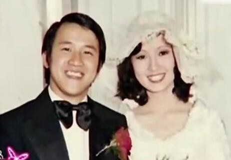 曾宝仪12岁了曾志伟才和她见面,曾宝仪几岁和曾志伟相认的