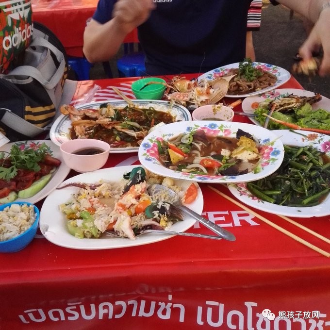 能在异国被警察抓也没谁了吧？这是我的清迈，和你去的不一样！